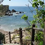Escapade A Balcon Verdoyant Et A Deux Pas Бандоль