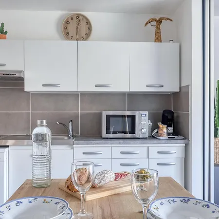 Escapade à Balcon Verdoyant Et à Deux Pas Appartement Bandol