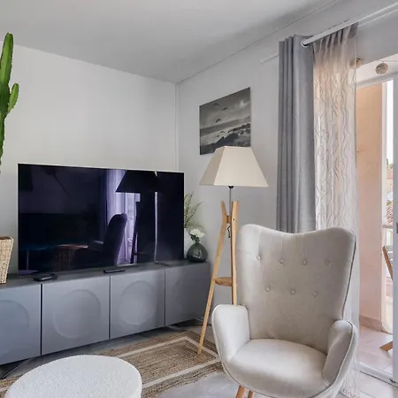 Escapade à Balcon Verdoyant Et à Deux Pas Appartement *