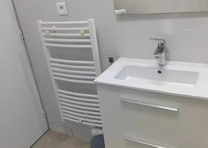 Escapade A Balcon Verdoyant Et A Deux Pas Apartmán *